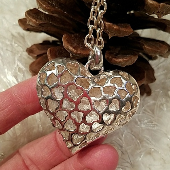 Blue heart necklace, with 18 inch chain. - Picture 2 of 3